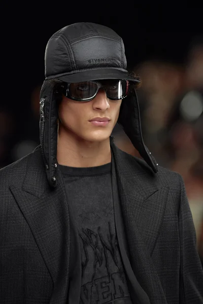 Look 66